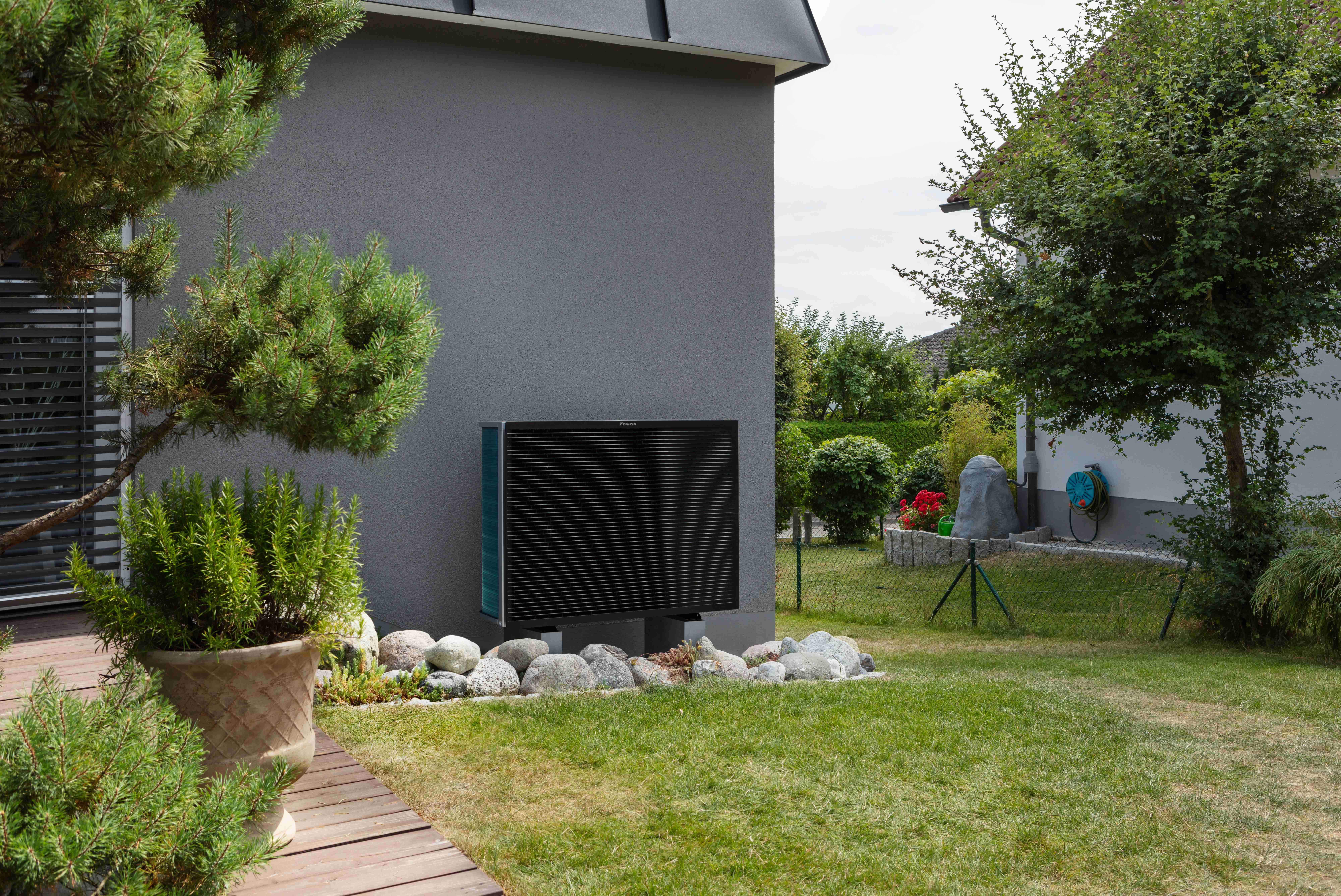 Wärmepumpe im Garten – KfW-Förderung beantragen