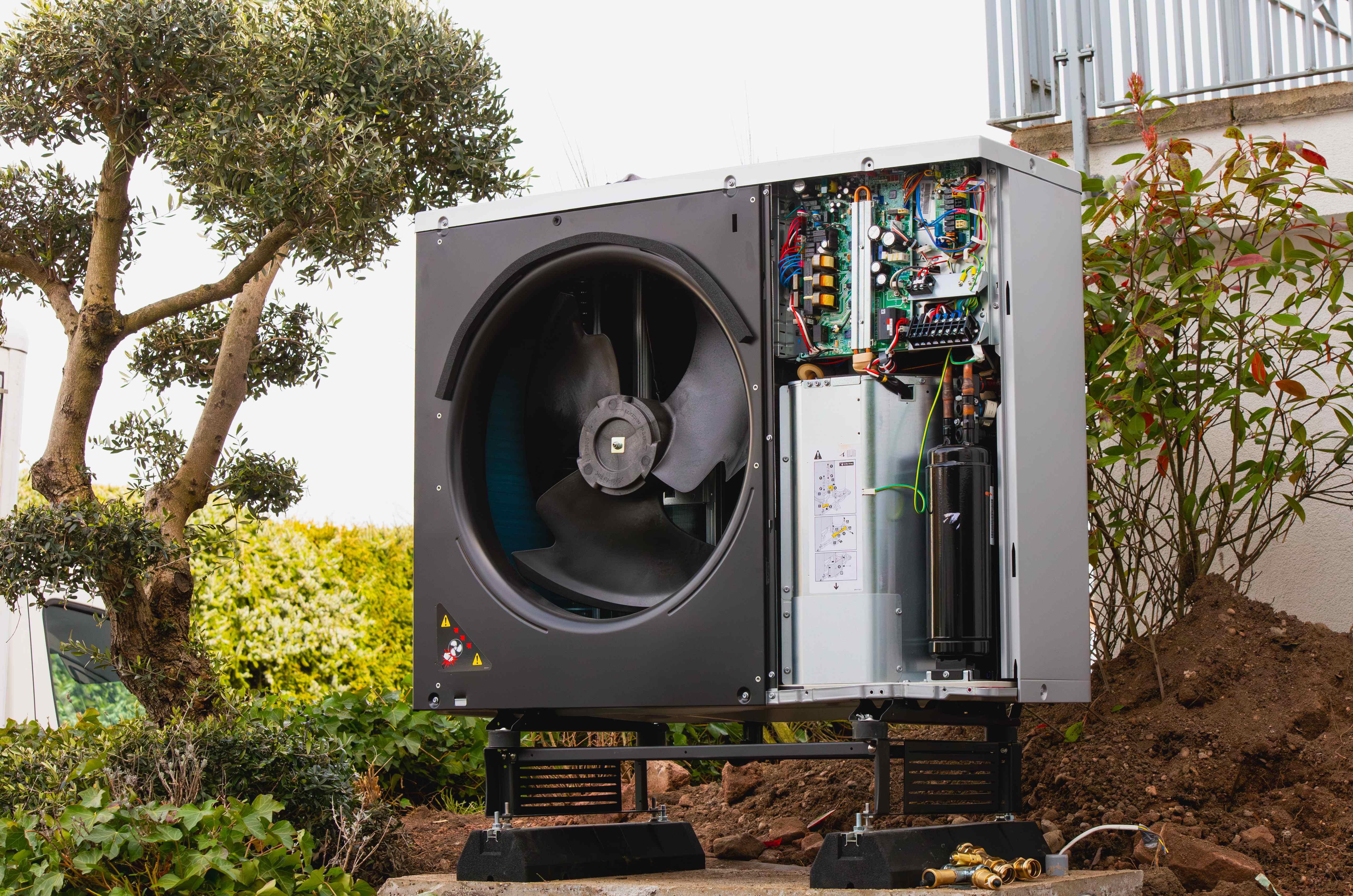 Wärmepumpe Außeneinheit – K&W Kältetechnik